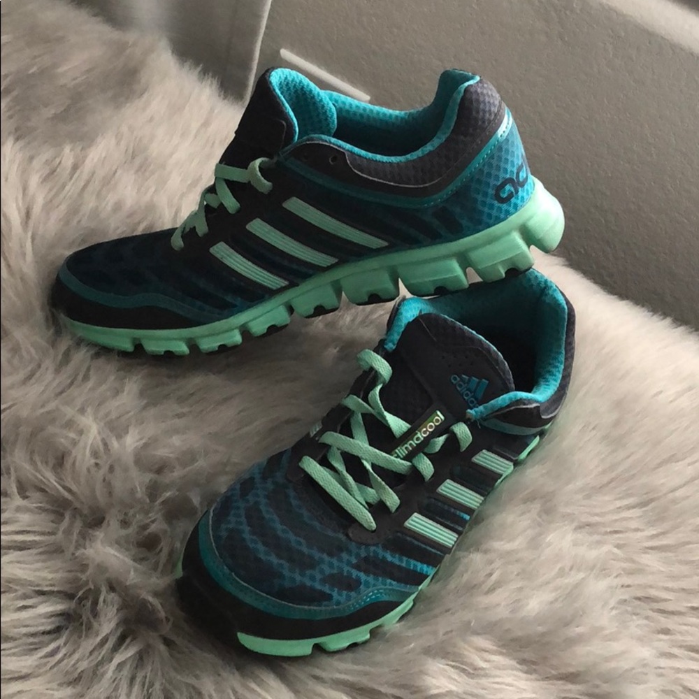 Shoes - Picture 4 of 5